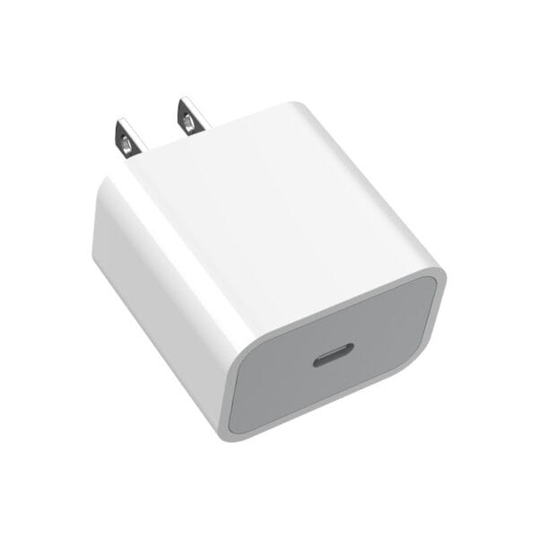 Fast charging demonstration: Charges iPhone 15 from 0% to 50% in just 30 minutes with USB PD 3.0 technology.